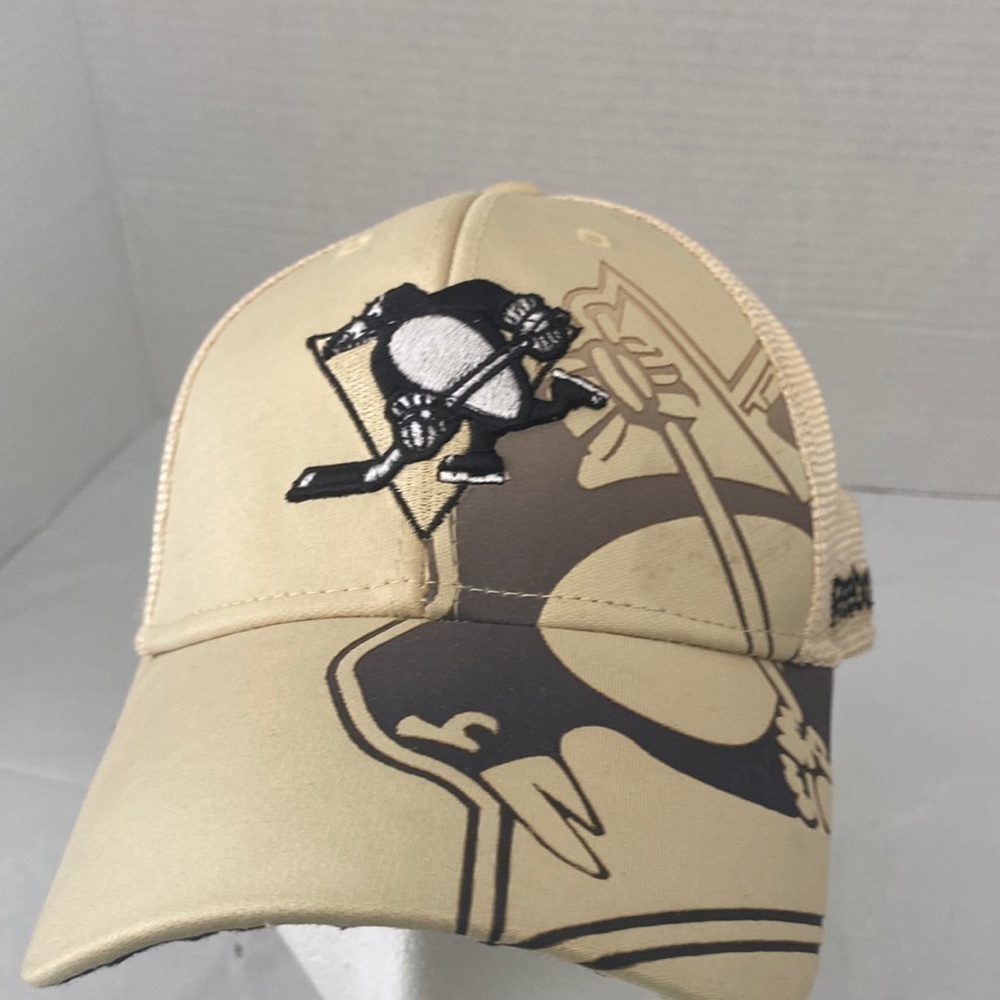 Penguins hockey NHL fitted hat good condition